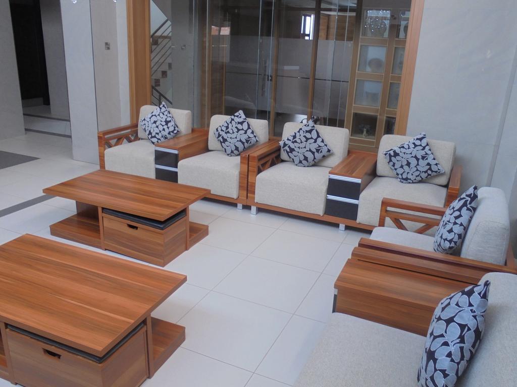 We Hotel And Suites Nairobi Exterior foto